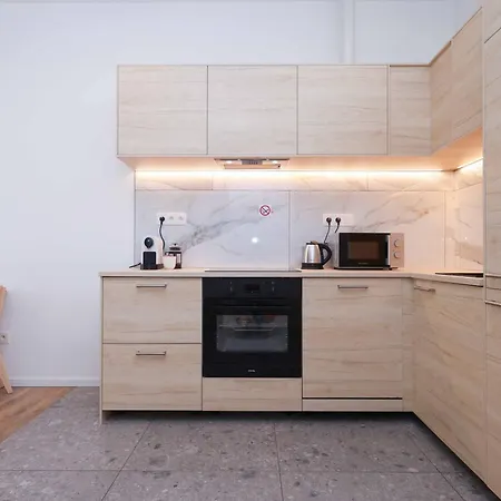 Industrial In Apollo W Free Parking * Μπρατισλάβα