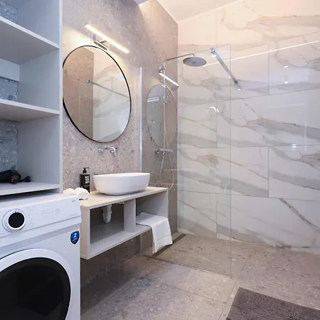 Industrial In Apollo W Free Parking Μπρατισλάβα