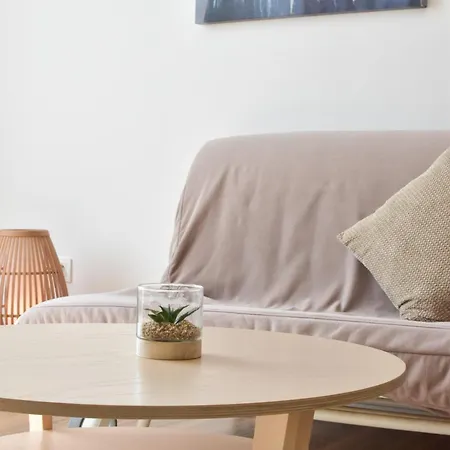 Industrial In Apollo W Free Parking Διαμέρισμα Μπρατισλάβα