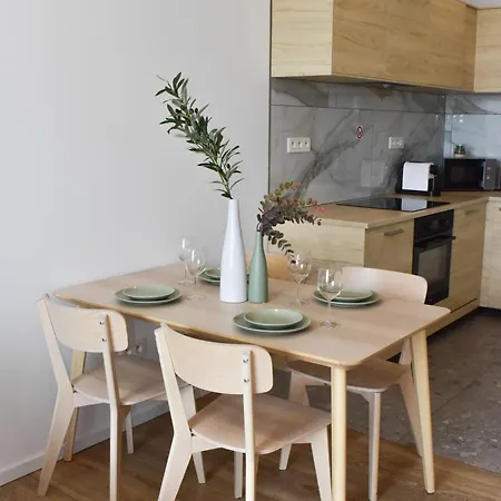 Industrial In Apollo W Free Parking *