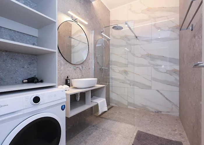 Industrial In Apollo W Free Parking Bratislava