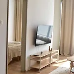 Apartment Industrial In Apollo W Free Parking *