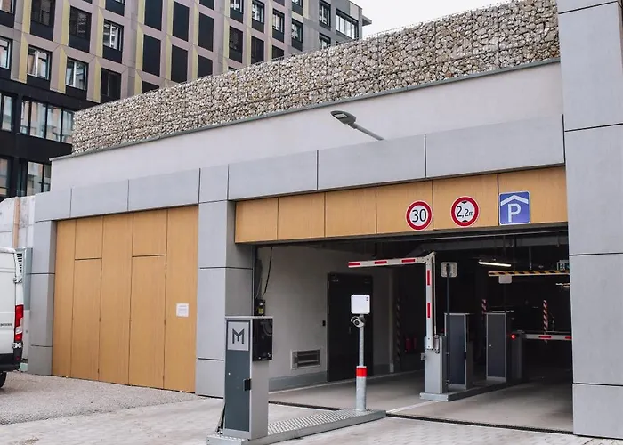 Industrial In Apollo W Free Parking Apartmán